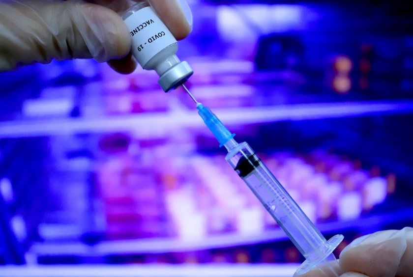 „Пфайзер“ забавя доставките на ваксини за 8 държави от ЕС