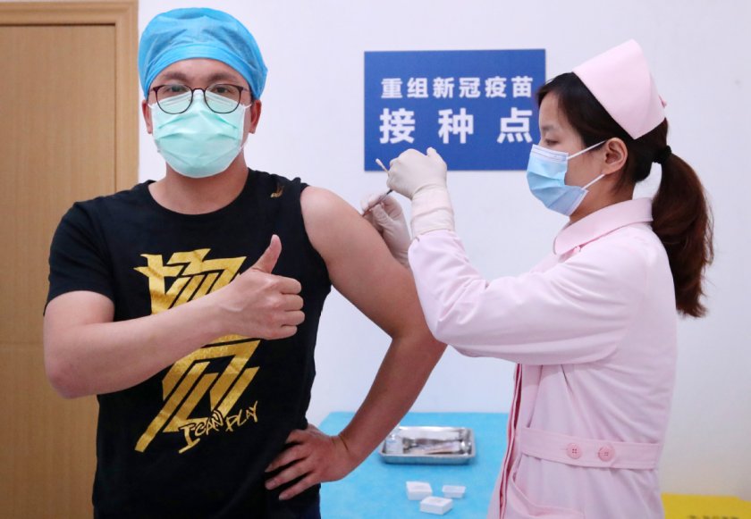 Китай започна спешни ваксинации в Ухан