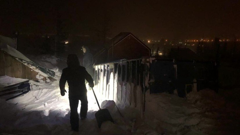 Снежен ужас в Русия: Лавина затрупа шест постройки в Норилск
