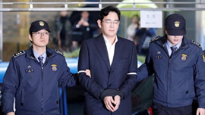 Не е шега: Шефът на „Самсунг” влиза в затвора