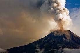 Изригна вулкан на остров Ява