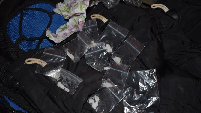 Двама с белезници след спецакция в Нова Загора