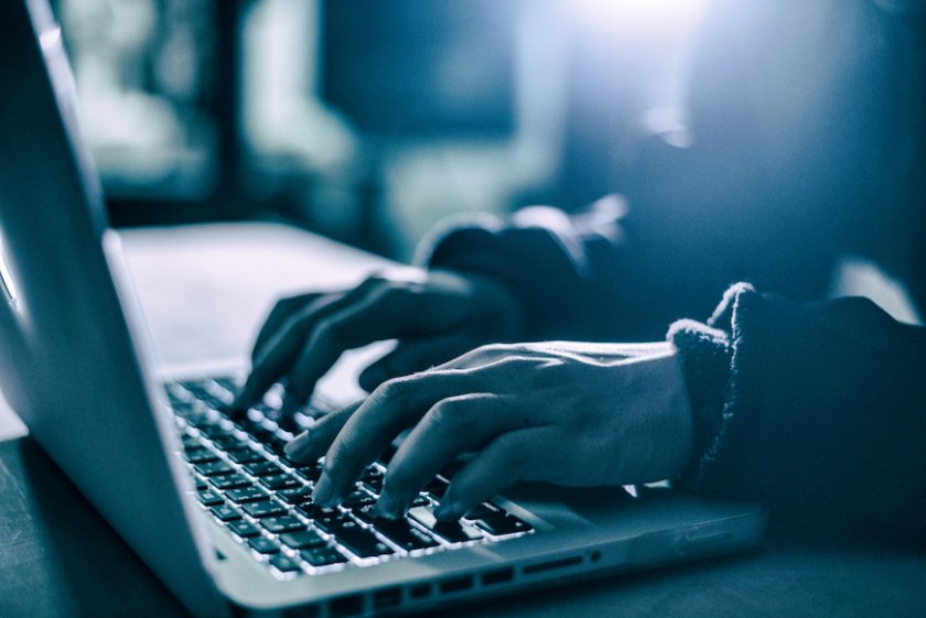 Сайт за запознанства: Съжаляваме, хакер открадна данните ви