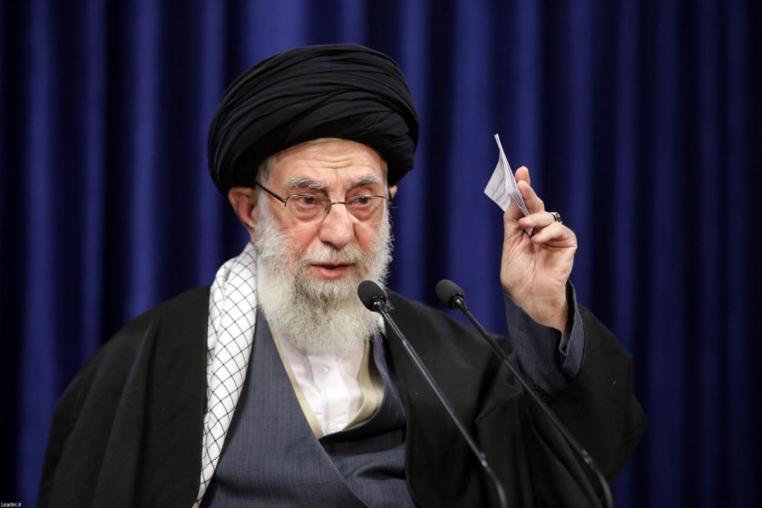 Туитър блокира акаунта на аятолах Хаменей