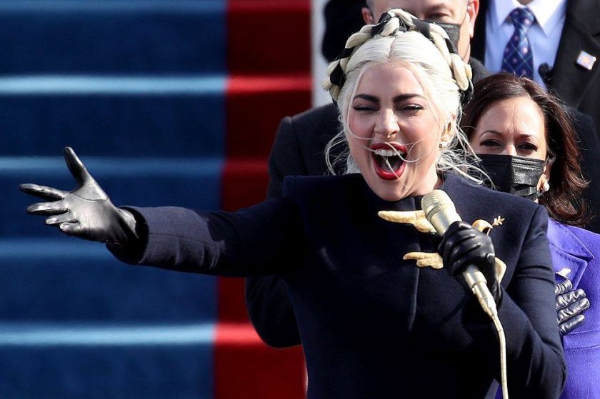 Урок по стил: Лейди Гага и Джей Ло огласиха Капитолия