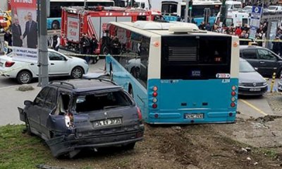 Автобус се заби в пешеходци в Истанбул