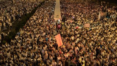 Сблъсъци между полиция и протестиращи в Хонконг