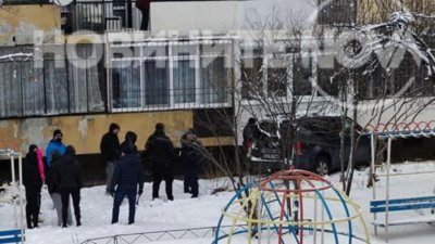 Джип се заби в блок в София