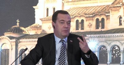 Медведев: Русия е готова да се изключи от глобалния интернет