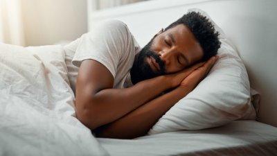 Откриха на какво се дължи продължителността на съня ни