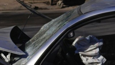 Шофьор бере душа след челен удар с джип край Български извор