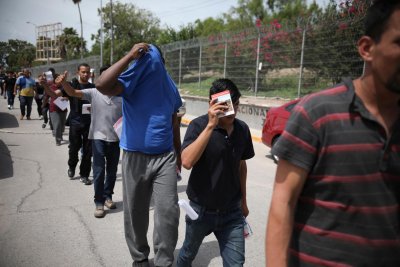 Съдия блокира решение на Байдън за депортацията на мигранти