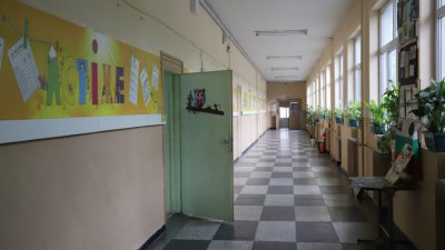 Родители и учители против отварянето на кафенета и връщането на учениците в клас