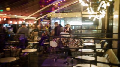 Полицията хвана 37 души на парти в бар във Варна