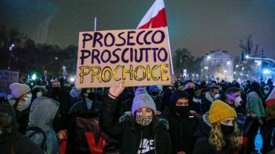 Варшава на бунт срещу пълната забрана на абортите