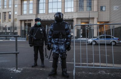 Затвор за руски журналист, публикувал часа на протеста в Москва