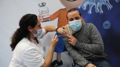 Гърция и Израел договарят свободно предвижване на ваксинирани