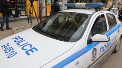 Двама „полицаи“ задигнаха 120 бона