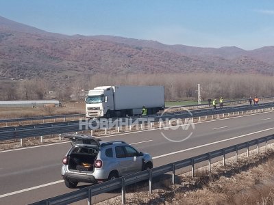 Жена пострада при катастрофа с тир край Сандански