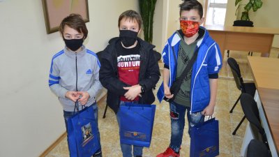 За пример: Три деца спасиха пострадал дядо при грабеж в Радомир