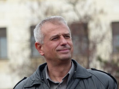 Показност: Бойко Атанасов проговори на английски във ВСС