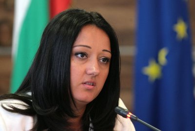 Лили Павлова се появи: Задача №1 на ЕИБ са малките и средни фирми