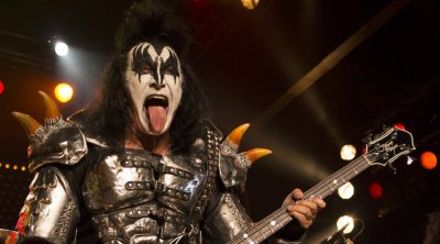 Легенда на KISS нападна младите: Вие убихте рока