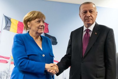 Ердоган към Меркел: Турция иска подобряване на отношенията с ЕС