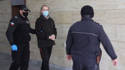 Педофил в съда: Водиха ми 5 деца за пари