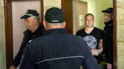 Приеха видео експертиза за убийството на Валери Дъбов
