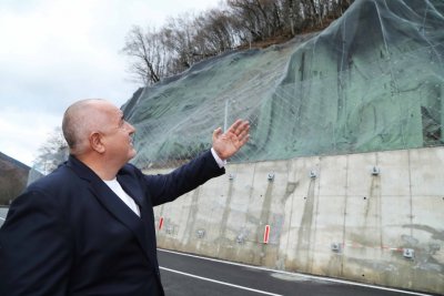 Първо в Lupa.bg: Бойко бори срутищата с нова агенция