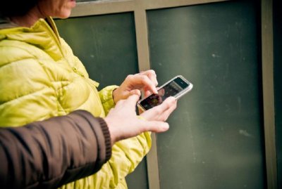 Младеж сви телефон, но какво го сполетя?