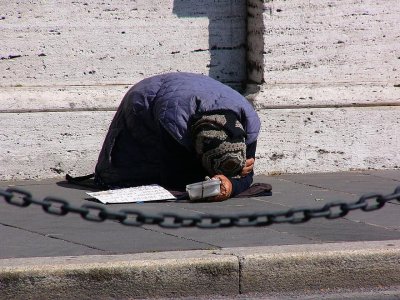 Френски съд осъди наши роми за трафик на хора за просия