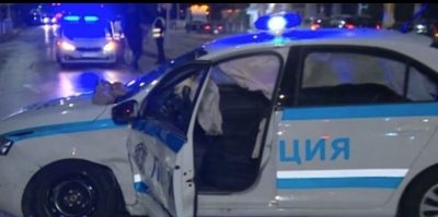 Двама полицаи ранени в катастрофа на Околовръстното