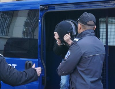 Спипаха издирван мъж с халюциногенни хапчета