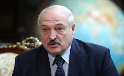 Лукашенко предупреди: Американците ви подслушват през смартфоните