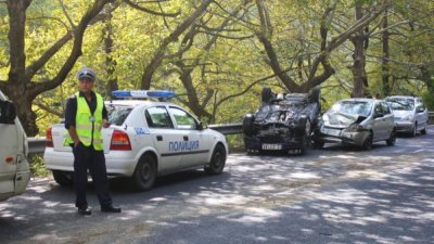 Двама ранени при верижна катастрофа с голф количка край Разлог