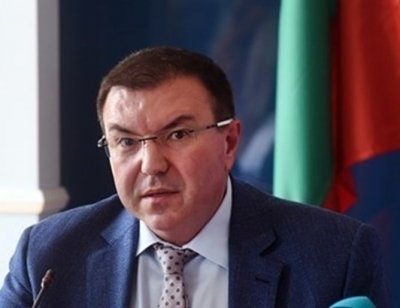 Вижте заповедта на министър Ангелов за учениците 5-12 клас
