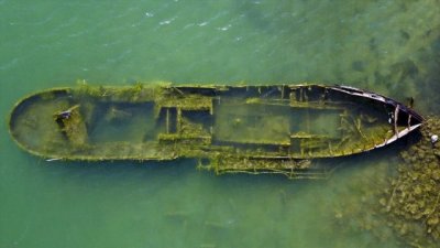 Откриха останките на кораб в турско езеро