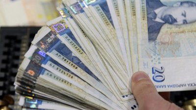 Къде у нас взимат най-високи заплати