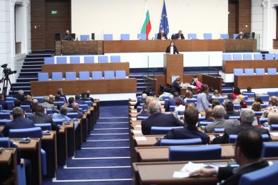 Парламентът отхвърли ветото върху спецпрокурора