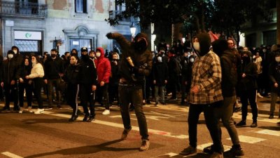 Седма нощ на протести в Испания