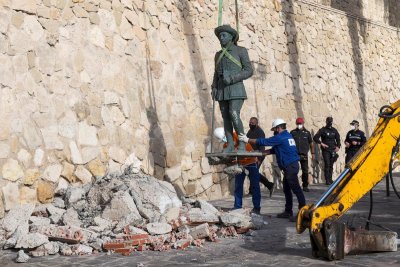 Испания премахна последния паметник на Франсиско Франко