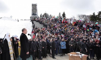 Радев излезе от карантина и пое към Шипка