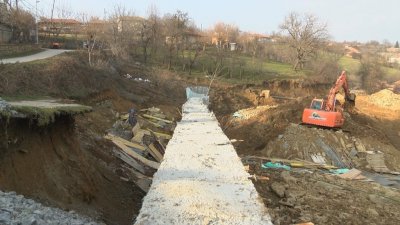 Свлачище заплашва село край Велико Търново