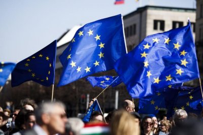ЕС отзова посланика си в Куба заради писмо до Байдън