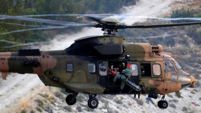 Турски военен хеликоптер се разби, жертвите са 11