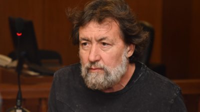 Майката на Банев изплака: Синът ми повръща лекарствата, бърше се с калъфка