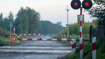 Кошмар: На 20 метра изхвърчала колата, пометена от локомотив край Пловдив