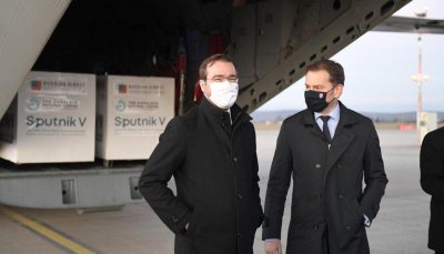 "Спутник V" предизвика оставка на министър в Словакия